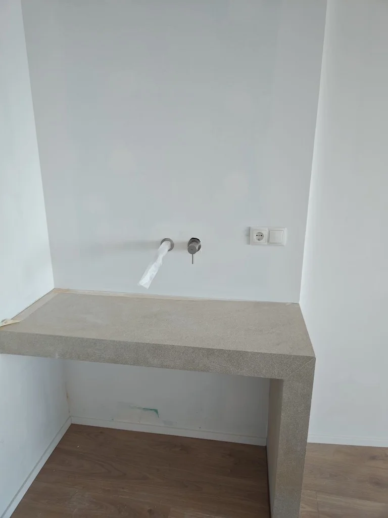Encimera en fase de instalación